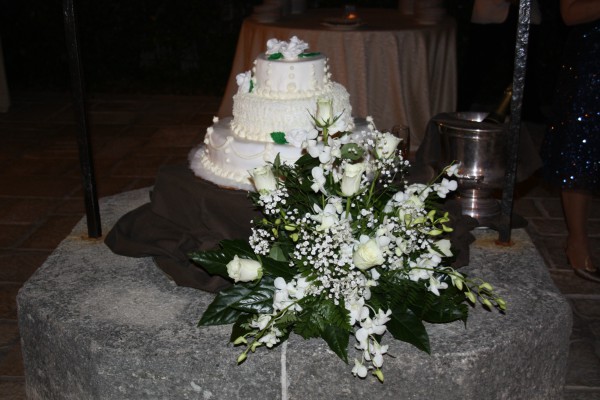 Torta nuziale per matrimonio in uniforme: millefoglie in crema chantilly.